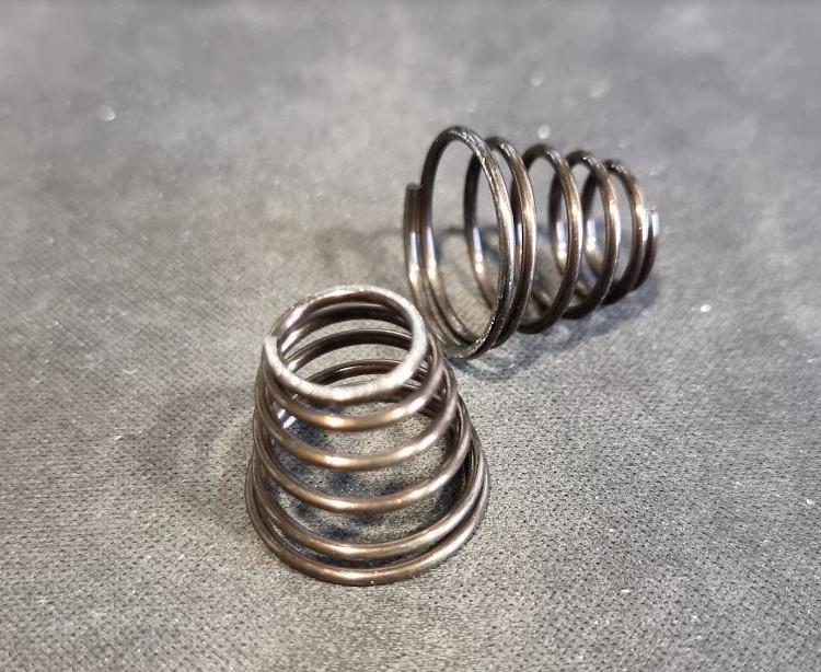 Пружина регулятора нитки 12938304 JUKI (H)